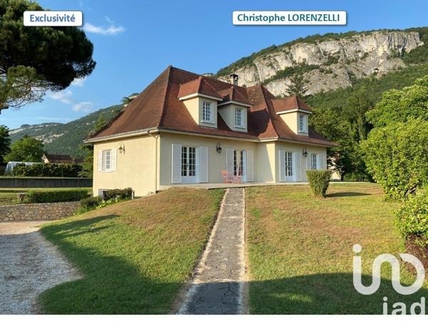 Demeure 5 pièces de 172 m² à Yenne (73170)