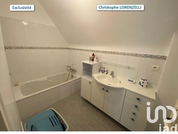 Demeure 5 pièces de 172 m² à Yenne (73170)