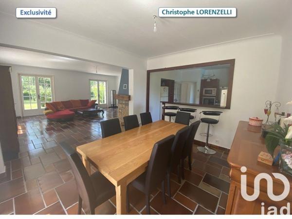 Demeure 5 pièces de 172 m² à Yenne (73170)