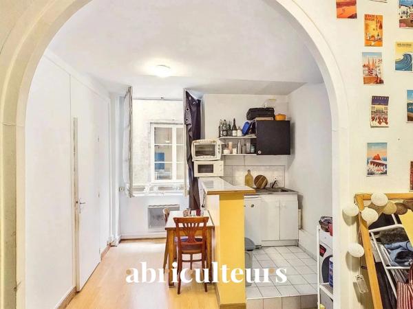 Appartement lumineux de 27 m² à rénover– Investissement idéal en vente à Lyon 1 (69001)