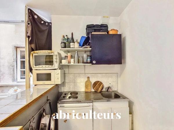 Appartement lumineux de 27 m² à rénover– Investissement idéal en vente à Lyon 1 (69001)