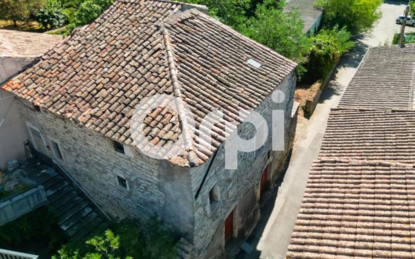 Maison à vendre    2 pièces •  Grospierres