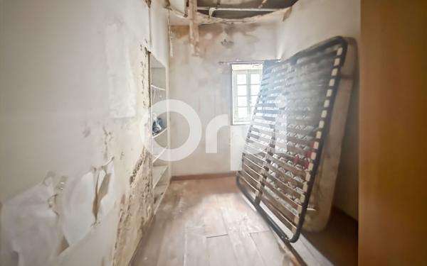 Maison à vendre    2 pièces •  Grospierres