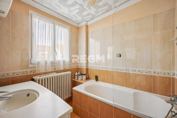 Sceaux (92330) SCEAUX – Propriété d’exception avec jardin paysager et terrasse