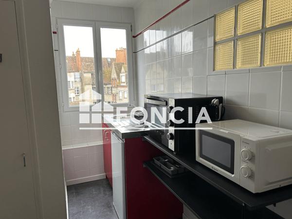Location Appartement meublé 2 pièces 44.86 m² - 18 QUAI DU MARECHAL JOFFRE Gien 45500