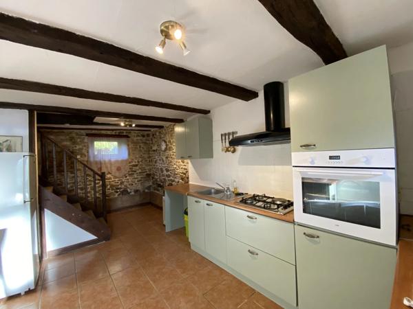 Deux maisons dans un charmant hameau de Bussière Poitevine avec potentiel de revenus