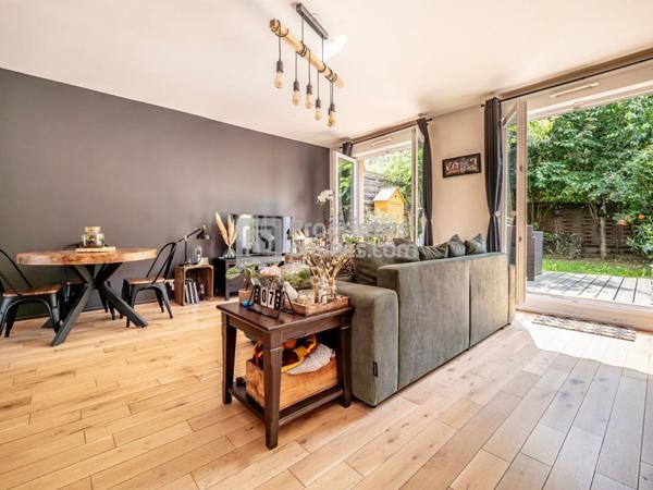 Maison familiale avec 4 chambres possibles de 111,63m² + 61m² de jardin + 18.60m² de terrasse à Saint-Denis