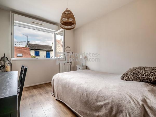 Maison familiale avec 4 chambres possibles de 111,63m² + 61m² de jardin + 18.60m² de terrasse à Saint-Denis