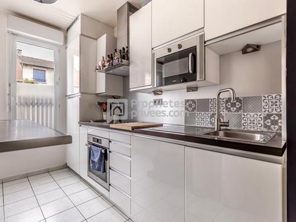 Maison familiale avec 4 chambres possibles de 111,63m² + 61m² de jardin + 18.60m² de terrasse à Saint-Denis