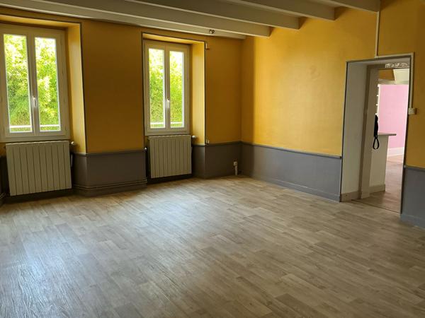 ARCHIAC - MAISON 3 CHAMBRES + BUREAU - LIBRE