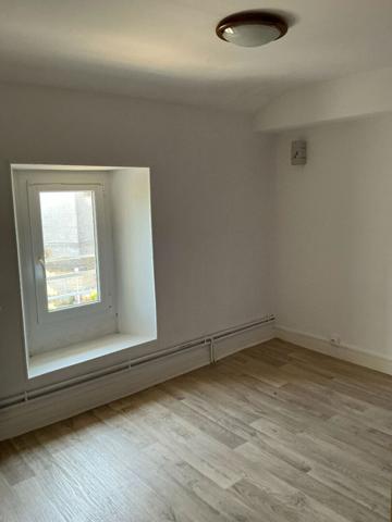 ARCHIAC - MAISON 3 CHAMBRES + BUREAU - LIBRE