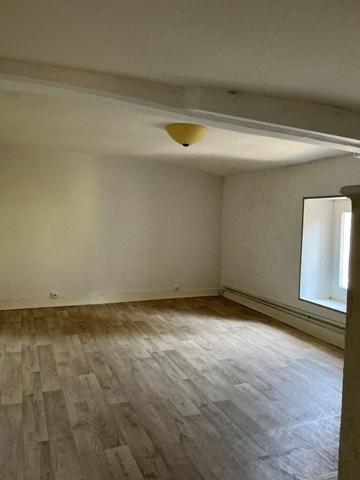 ARCHIAC - MAISON 3 CHAMBRES + BUREAU - LIBRE