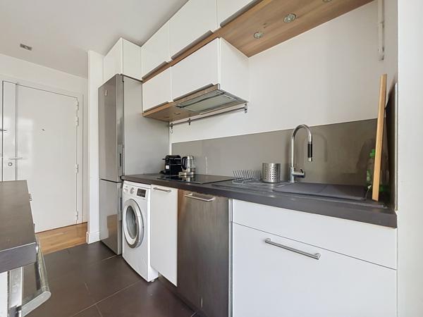 Appartement
         2 pièces
        - 38 m² Exclusivité 272 000 € *