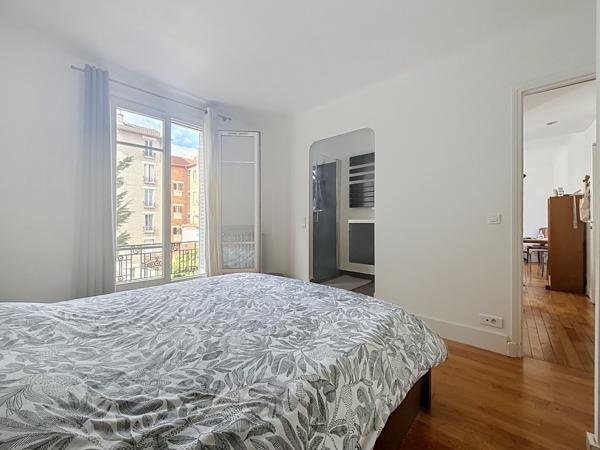Appartement
         2 pièces
        - 38 m² Exclusivité 272 000 € *