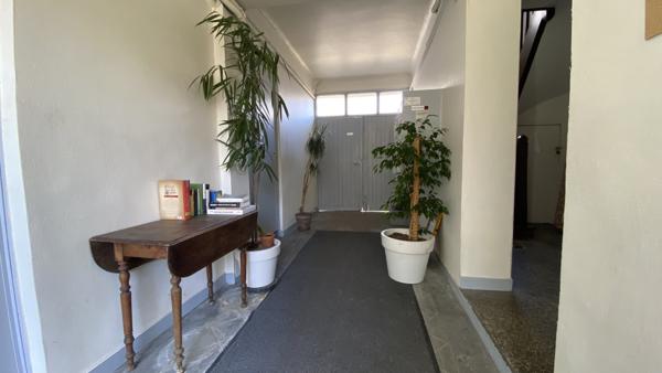 Appartement
         2 pièces
        - 38 m² Exclusivité 272 000 € *