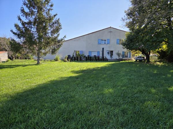Saint-Sulpice-de-Royan (17200) MAISON 6 PIECES DE 140 M2 - Longére entièrement rénovée - PRIX DE VENTE 450 400€ HAI