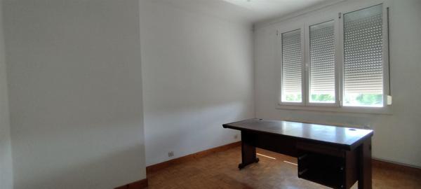 BELLE MAISON CONTEMPORAINE  DE 4 CH, AVEC JARDIN