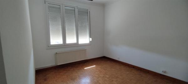 BELLE MAISON CONTEMPORAINE  DE 4 CH, AVEC JARDIN