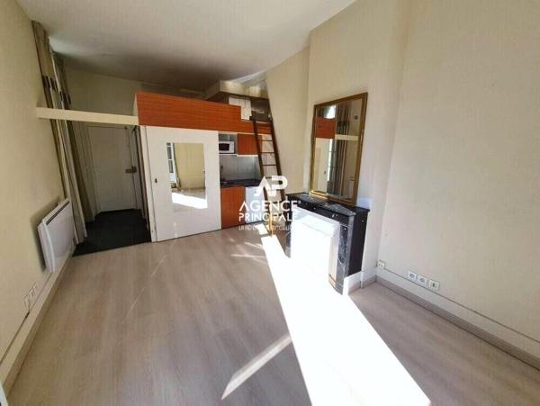 Appartement 1 pièce à vendre à Saint-Germain-en-Laye €265 000 ** - Référence 17592