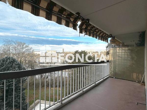 Location Appartement 2 pièces 68.62 m² - 75 TER RUE CHAZIERE Lyon 69004