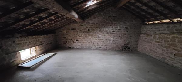 jolie maison à rénover au calme à la campagne