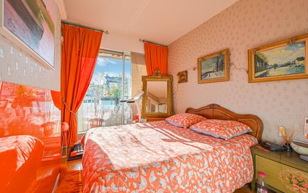 Appartement à vendre    2 pièces • 40 m2 Paris 20