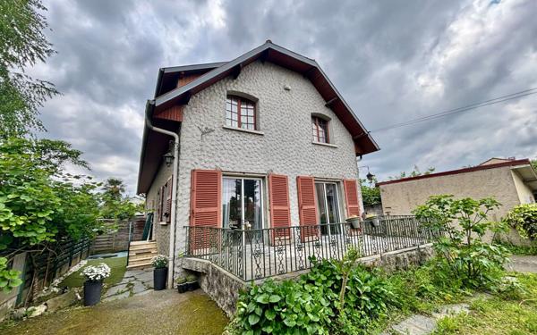 Maison à vendre    7 pièces •  Séméac
