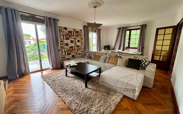 Maison à vendre    7 pièces •  Séméac