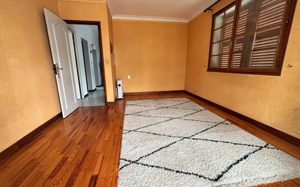 Maison à vendre    7 pièces •  Séméac