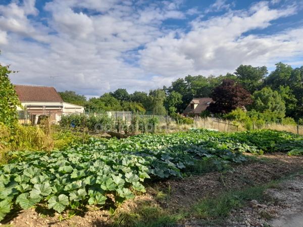 Terrain à batir de 1070m2 en Exclusivité à AMILLY (45)