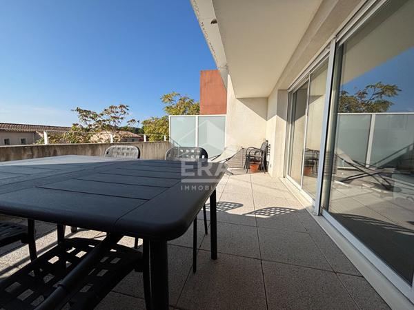 APPARTEMENT 3 PIÈCES SECTEUR TRÈS PRISÉ DE MARTIGUES - TERRASSE JARDIN ET PLACES PRIVATIVES MARTIGUES