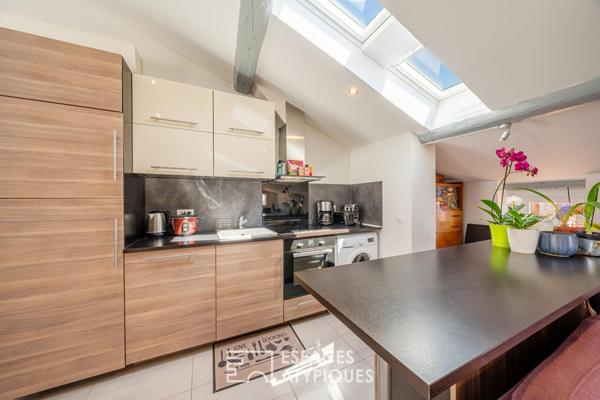 Duplex sous les toits avec vue sur la cathédrale et aperçu mer
