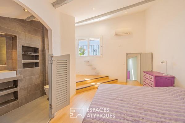 Duplex sous les toits avec vue sur la cathédrale et aperçu mer
