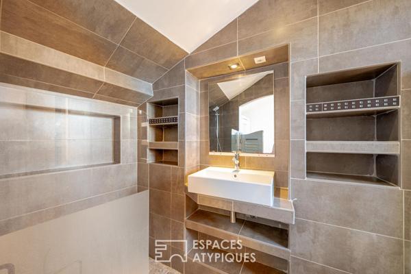 Duplex sous les toits avec vue sur la cathédrale et aperçu mer