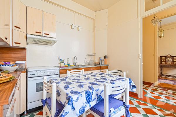 Appartement F5 à vendre  5 pièces - 159,10 m2 PARIS - 75016