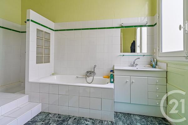 Appartement F5 à vendre  5 pièces - 159,10 m2 PARIS - 75016