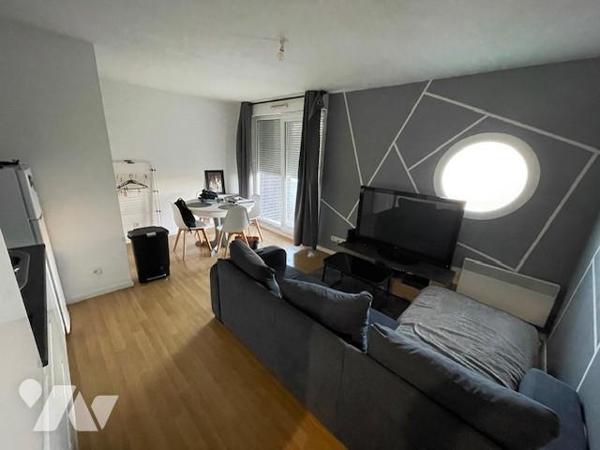 HAZEBROUCK T2 LOUE AVEC CAVE ET PARKING