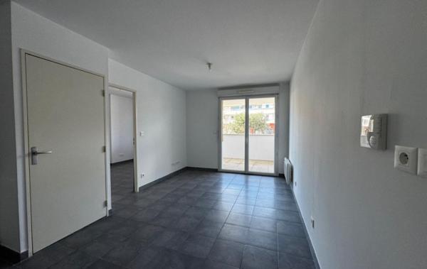 Vente Appartement P2 type2-terrasse-parking- Plan-de-cuques   