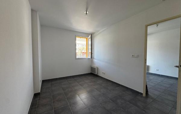Vente Appartement P2 type2-terrasse-parking- Plan-de-cuques   