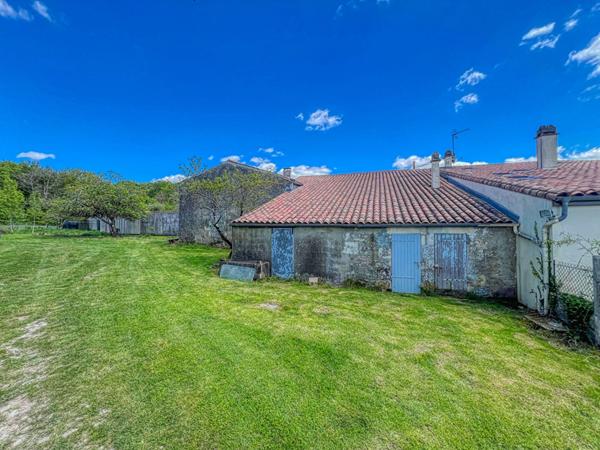 À vendre - Ensemble immobilier à rénover avec fort potentiel -Médis (proche Royan) Medis