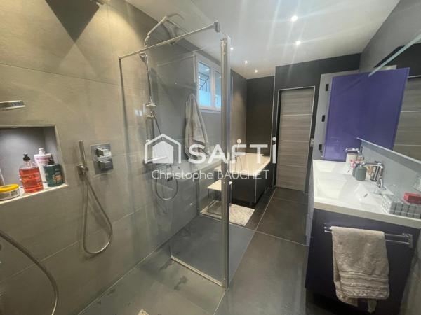 Ferme familiale  à Attignat