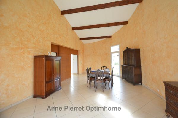 Maison de PLAIN-PIED de 224m² avec 4 chambres située à 40 minutes de la BELGIQUE et 10 minutes de VERDUN