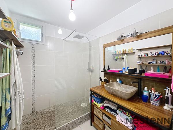 A vendre Appartement T5 96 m2 Aubagne résidence fermée