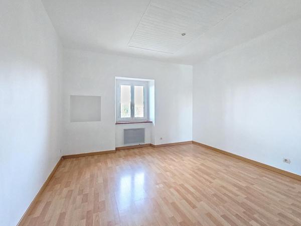 À vendre : Charmant corps de ferme de 193 m² sur un terrain de 3200 m²