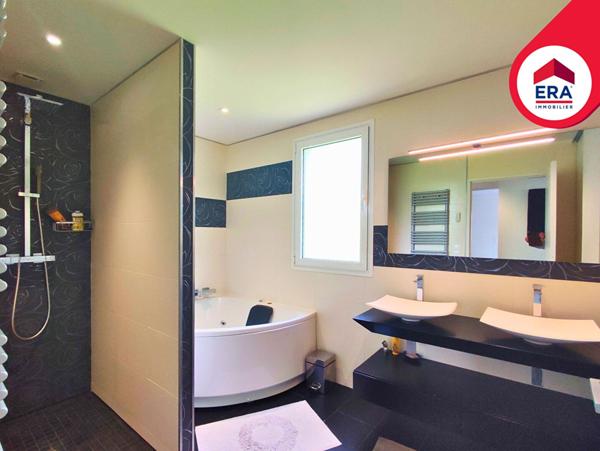 Maison spacieuse et récente Montgermont - 6 chambres, 243 m²