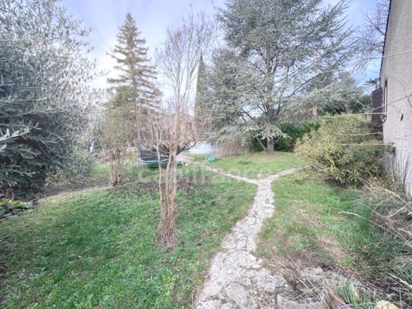 Maison individuelle 5 pièces 4 chambres 123 m² avec sous-sol complet, terrain 1300 m² et vue panoramique à REILLANNE (04)