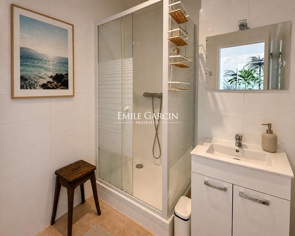 À vendre -  Appartement T2 d'environ 50m² avec vue mer spectaculaire - Marseille 7eme arrondissement (13007)