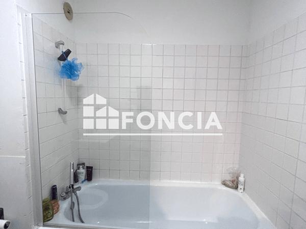 Location Studio 25.7 m² - 75 69 67A 67B RUE D'ISLE Limoges 87000