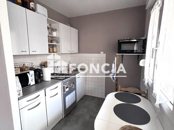 Location Studio 25.7 m² - 75 69 67A 67B RUE D'ISLE Limoges 87000