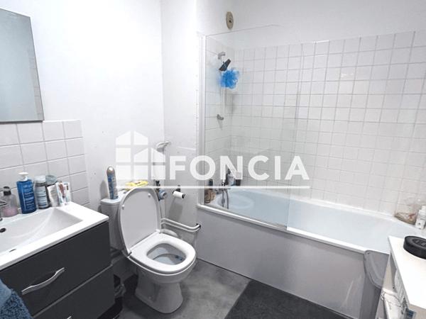 Location Studio 25.7 m² - 75 69 67A 67B RUE D'ISLE Limoges 87000